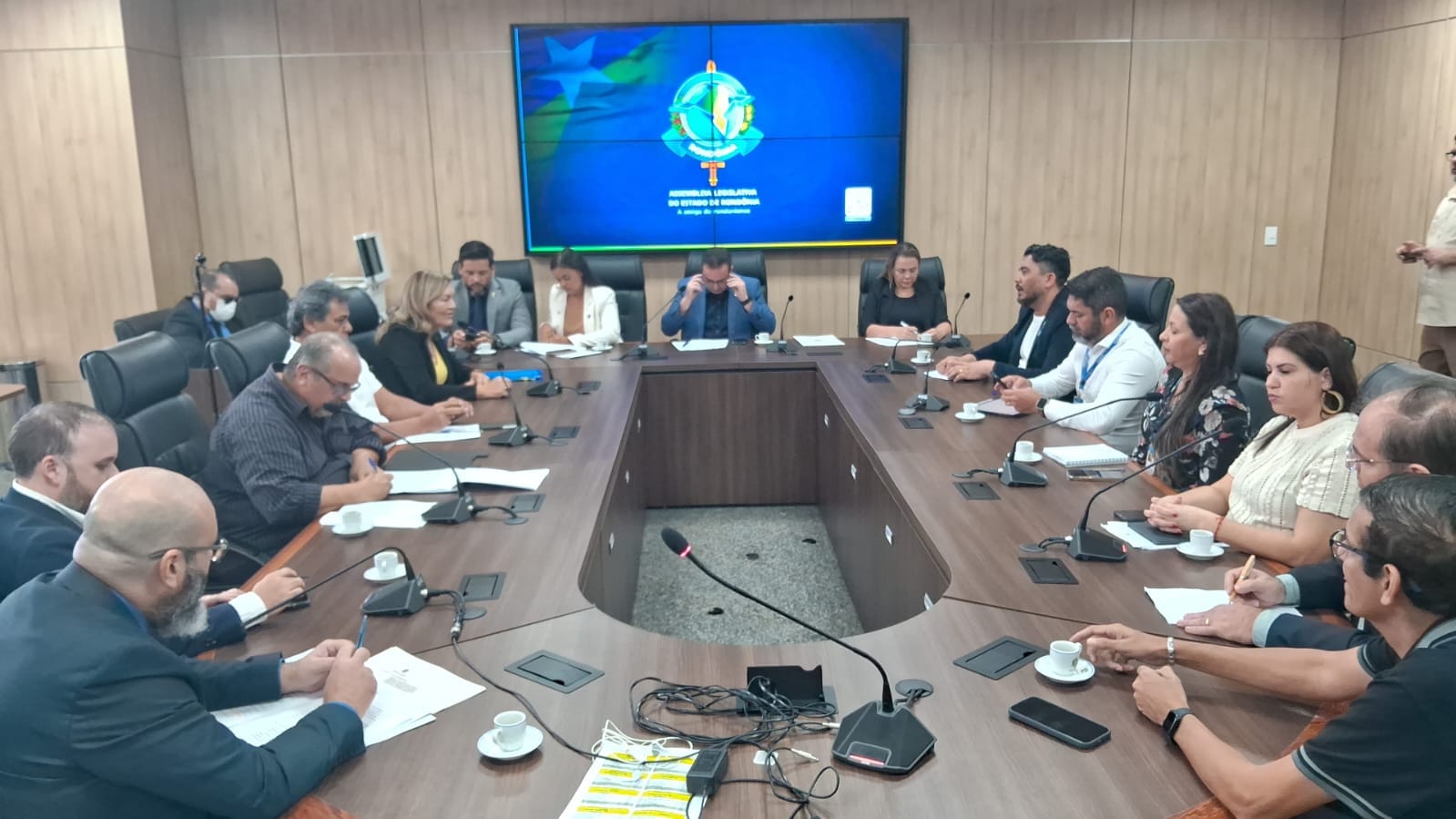 Comissão de Saúde cobra cumprimento de acordos e necessidade de reestruturação salarial dos servidores