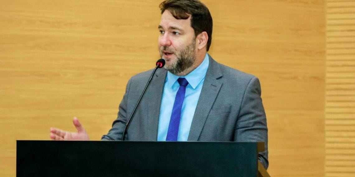 Deputados estaduais de Rondônia convocados para discutir vacância do cargo de Governador