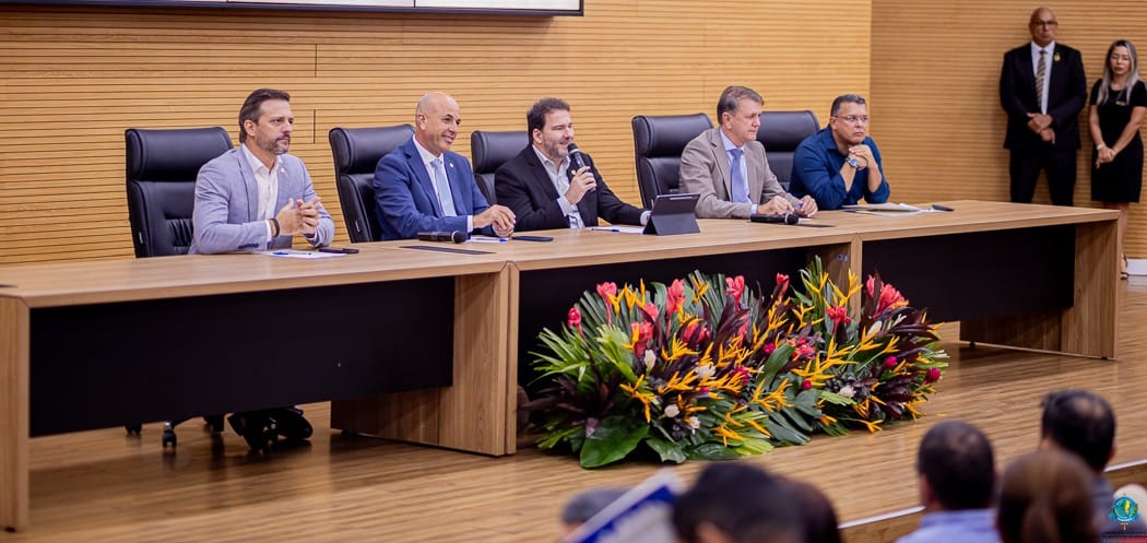 Deputados recebem lideranças municipais para tratar atualização do FITHA