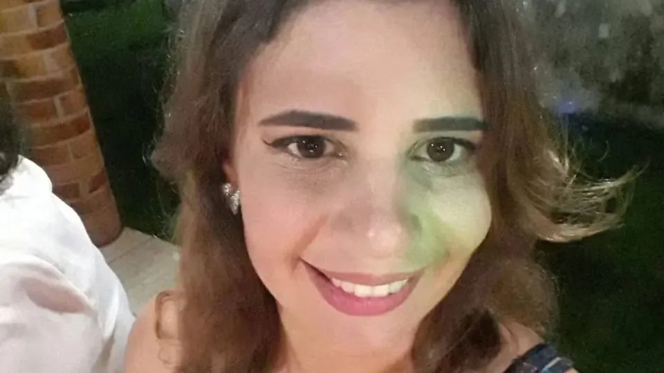 Aluno matou professora em faculdade por ter sido rejeitado, diz polícia