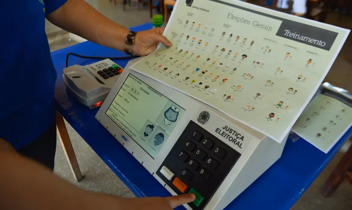 Prazo para tirar ou regularizar título de eleitor termina nesta quarta