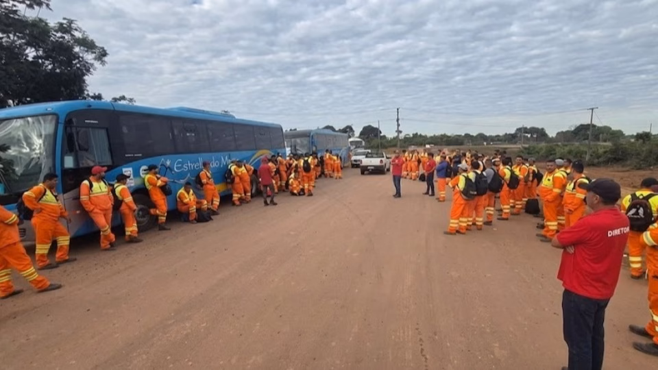 Greve na Nova 364: operários paralisam obras do Expresso Porto e cobram direitos trabalhistas em Porto Velho