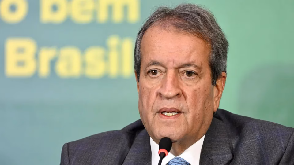 Dino afirma que Valdemar desviou R$ 119 milhões do orçamento secreto e pede bloqueio de bens