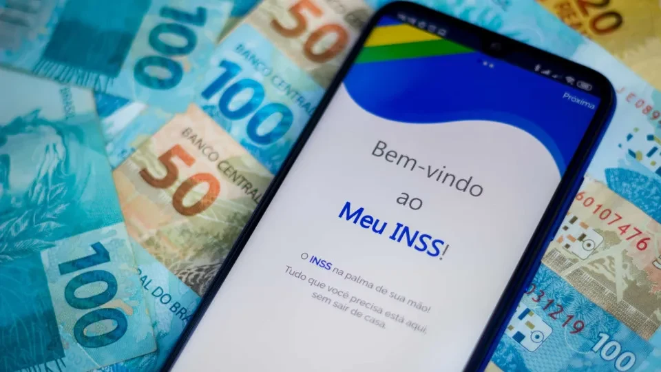 Brasileiros recebem alerta e não devem sacar o pagamento do INSS