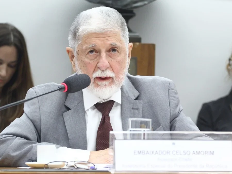Oposição e Amorim divergem sobre atritos entre Brasil e EUA