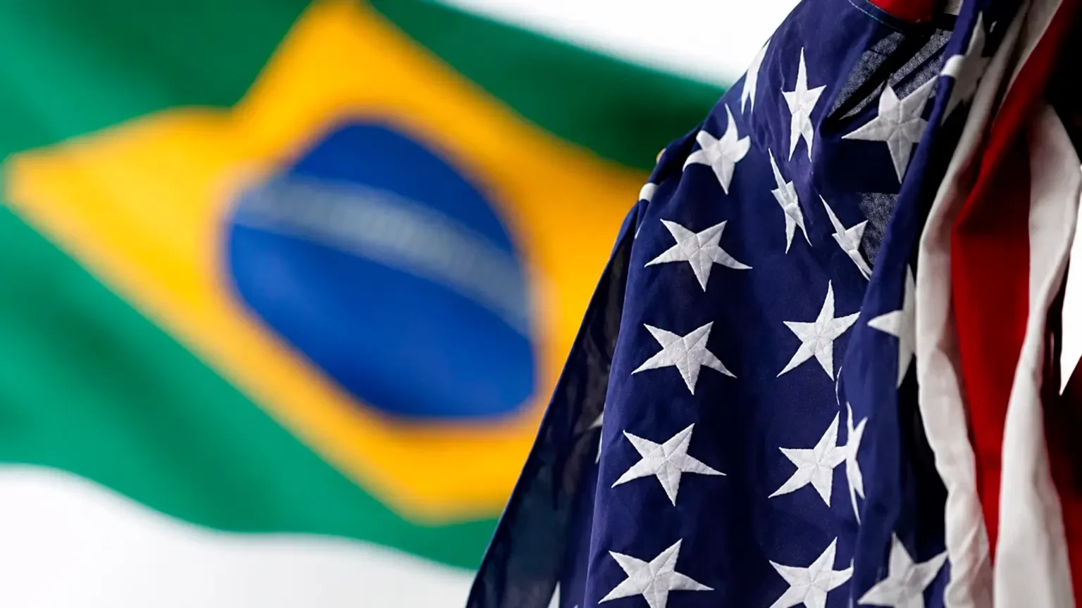 Analistas veem risco de ação cibernética de EUA e bigtechs em eleições