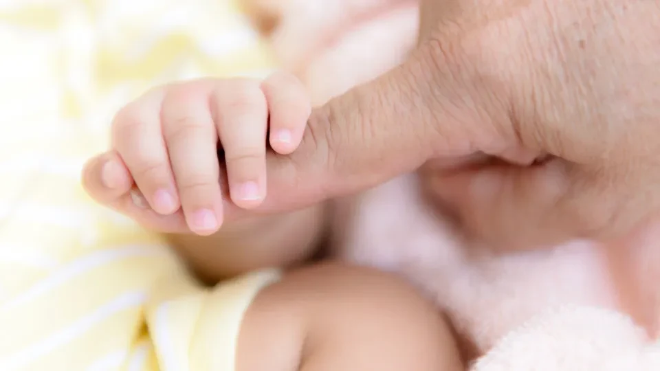 Pais que perderam bebê após parto induzido sem consentimento serão indenizados em R$ 300 mil