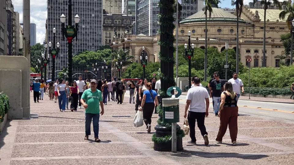 Adeus ao frio? Calor volta a ganhar força no Brasil; veja quando