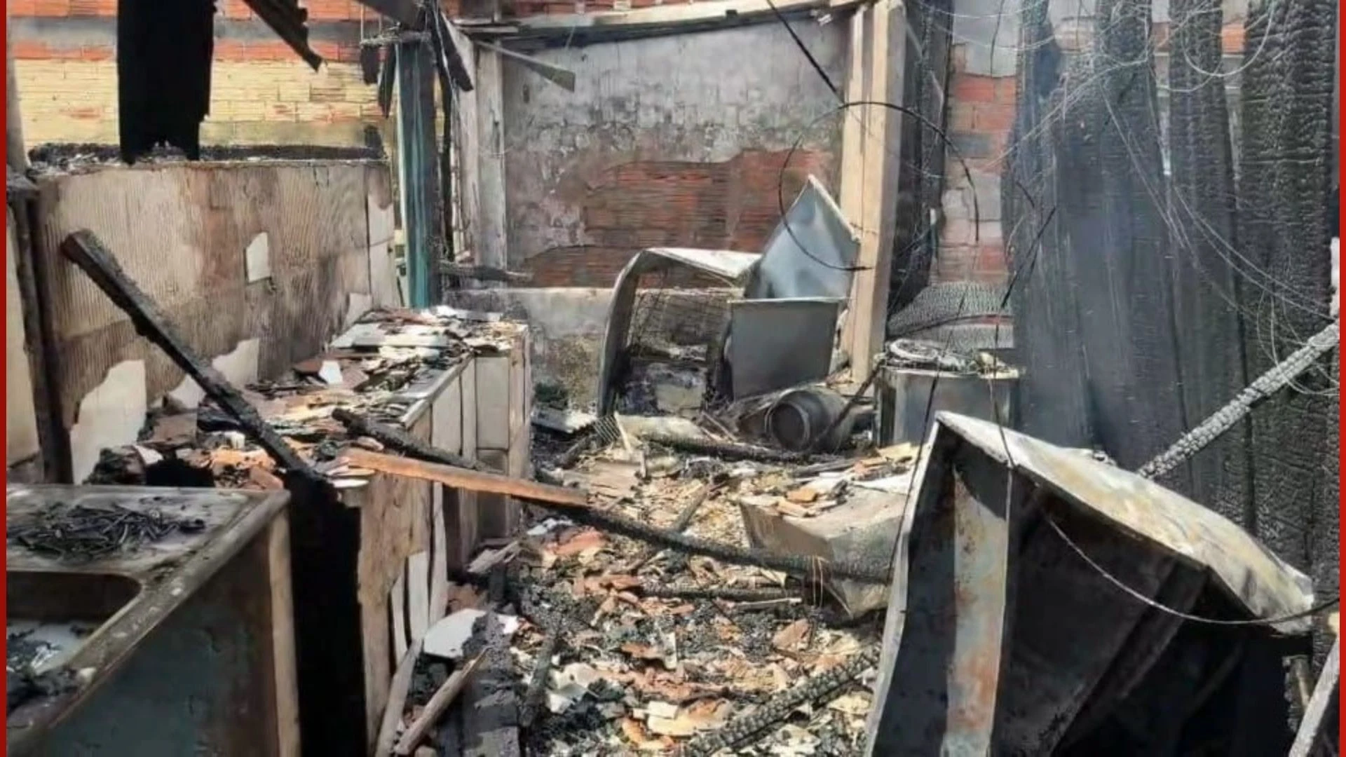 Máquina de lavar pega fogo e destrói apartamento em RO, VEJA VÍDEO