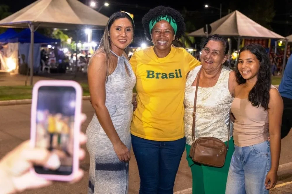 Sílvia Cristina reúne mulheres na capital