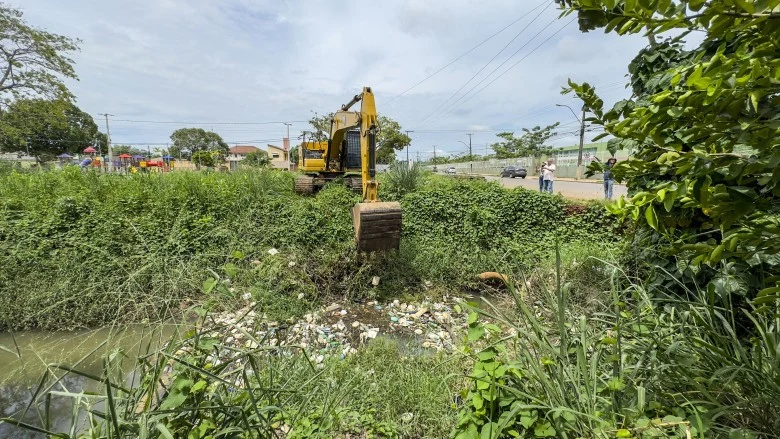 Prefeitura da capital alerta para descarte irregular de lixo com a chegada do período chuvoso