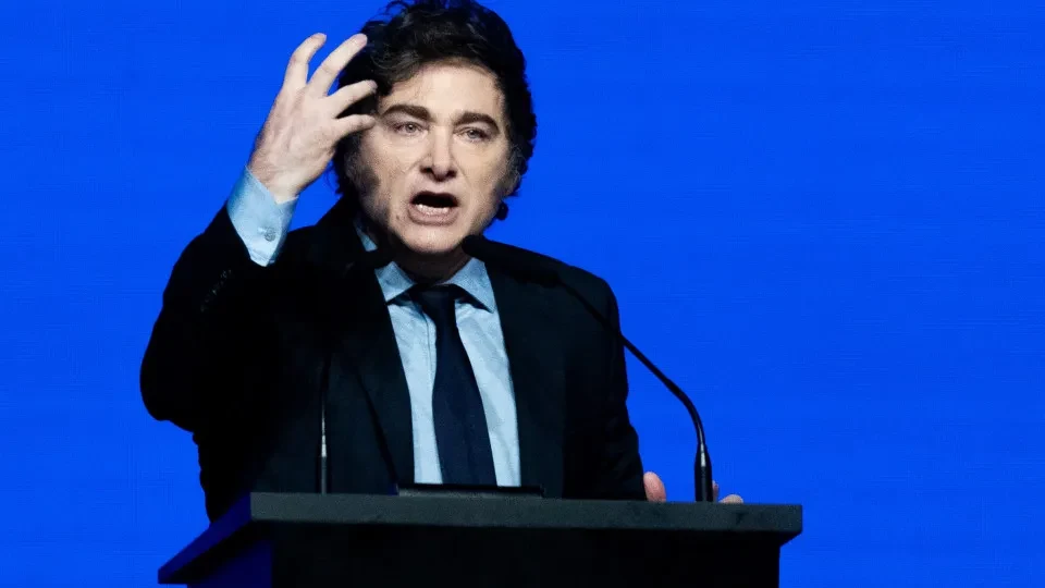 Anistia Internacional denunciará Milei à ONU por ataque a jornalistas